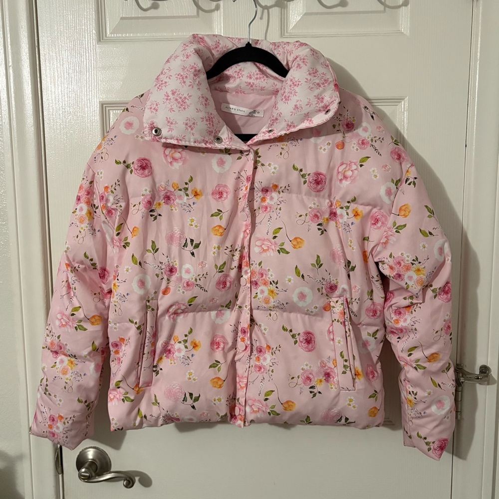 Altar’d State Pink Multi Floral Puffer Jacket Size Extra Small